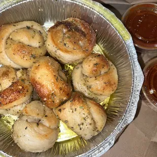 Garlic knots