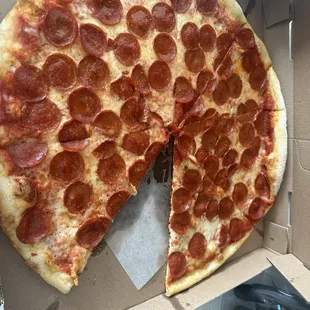 Large Pepperoni pizza