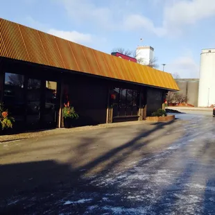 a view of the outside of the restaurant