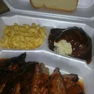 $9 brisket Mac and mashed potatoes