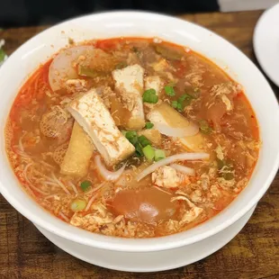 19. BUN RIEU