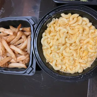 Kids Mac &amp; Cheese and fries