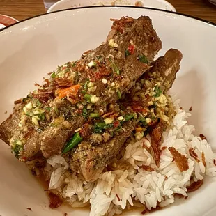 Wat Nanyoe (braised pork ribs)