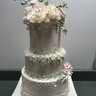 Gorgeous wedding cake!