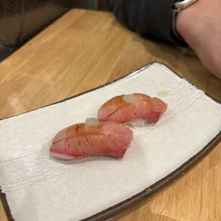 Hamachi Nigiri