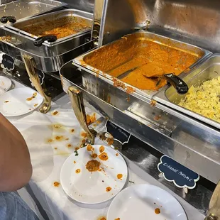 90% dishes empty or gravy only