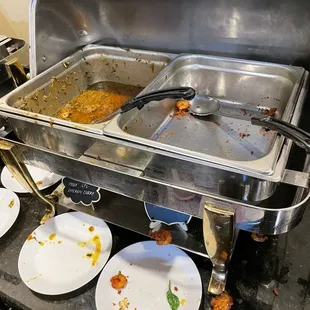 90% dishes empty or gravy only