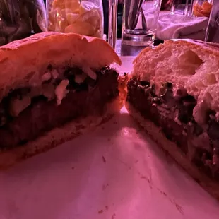 Raoul's Burger Au Poivre