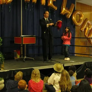 Magician for kids. UC Davis performance.
