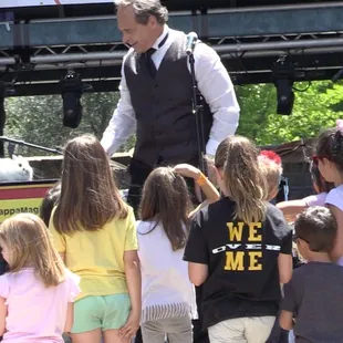 A standing ovation with comedy kid show entertainer, Michael Rappa