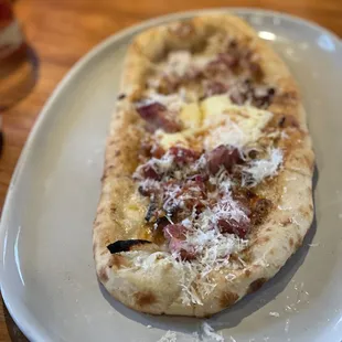 Carbonara flatbread, 10/10 would recommend this!