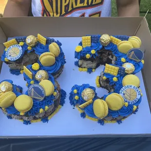 Marble cake with cookies n cream (warriors theme)