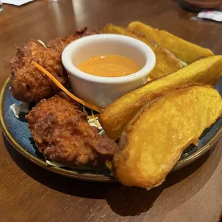 Kids Chicken Wings with Aalu Wedges