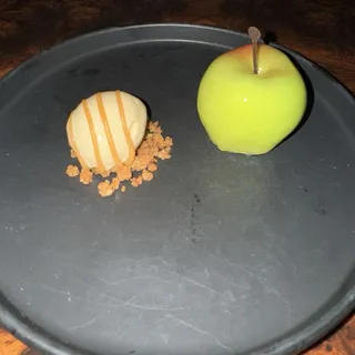 Caramel Apple Crumble