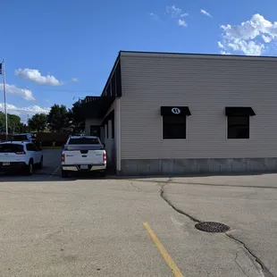 Side view of restaurant.