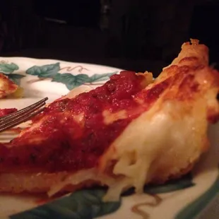 Does this LOOk like a Deep Dish pizza to you?????? No way. Change it Baaacckkkkk.....