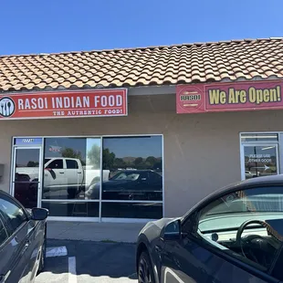 They&apos;re open and serving DELICIOUS Indian food!