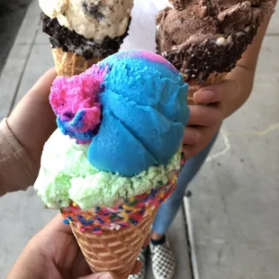 Thrifty ice cream in smothered cones