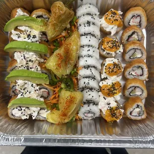 Mariscoselchinolas  (909) 261-3270 Instagram: @mariscoselchinolas  11:00am-8:00pm