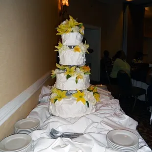 My friend's beautiful delicious wedding cake.