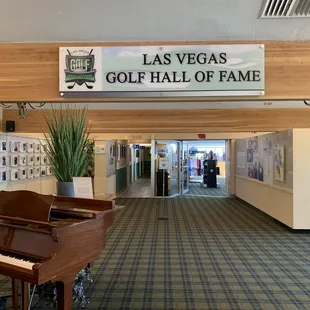 the entrance to las vegas golf hall of fame