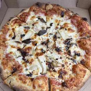 The quality is insane!! So good! Bacon mushroom chèvre