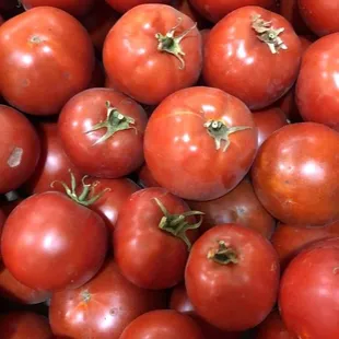Vine ripe tomatoes grown and sold at Raul and Family
