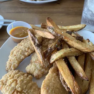 Chicken tenders w/ fries