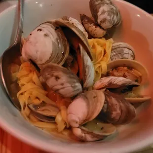 Clams bianco with fettuccine