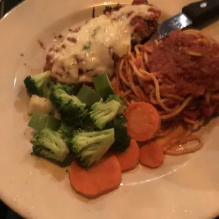 Peppery and tiny chicken parm. Sauce watered down. Dinner price for $16??