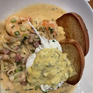 Brunch Time... Shrimp &amp; Grits - very nice version