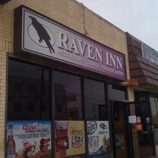 the front of the raven inn restaurant