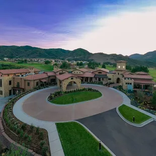 Ravenna Country Club Building, Driveway and Parking