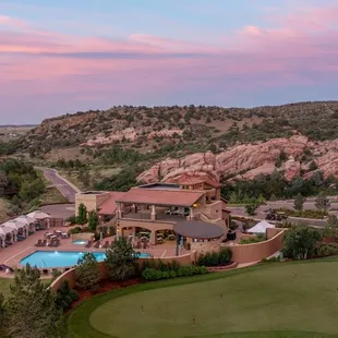 Ravenna Country Clubhouse and Pool Area