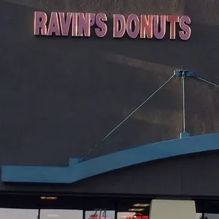 Always great donuts here:)