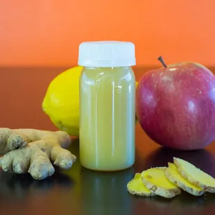an apple, ginger, and an apple