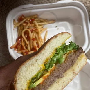 Spicy jalapeño burger with air fryer fries