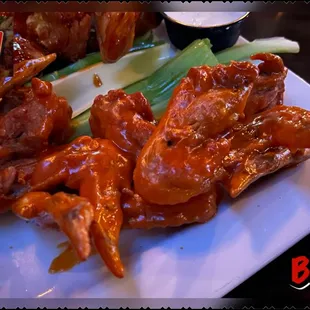 buffalo wings and celery