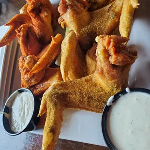 Love all the dry rub wing options!