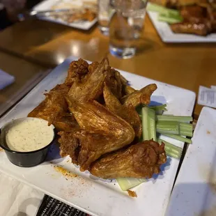 Homestyle Ray J&apos;s Chicken Wings - Full