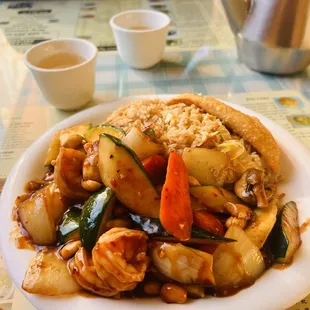 Kung Pao Prawns with Peanuts lunch special with fried rice