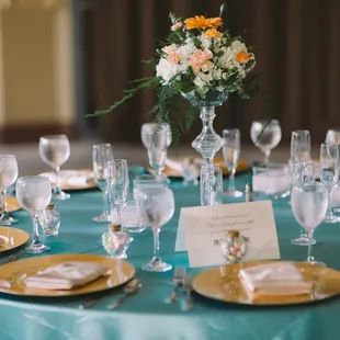 Beautiful linens and table setting (photo credit: Thaimage).