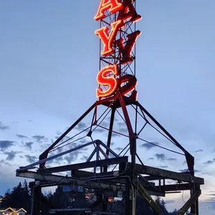 Iconic Seattle destination for 50 years (12/17/23)