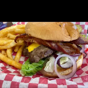 Bacon, cheeseburger and fries