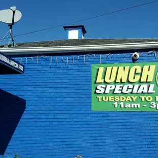 Late lunch at Ray's.