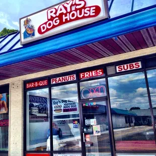 ramen and noodles, outside