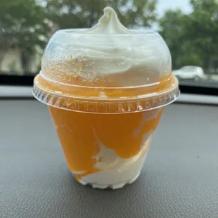 Tangerine ice and vanilla custard.  Delicious!  [GF]