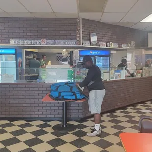 Inside Ray&apos;s NY Pizza