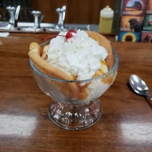 Vanilla blondie parfait