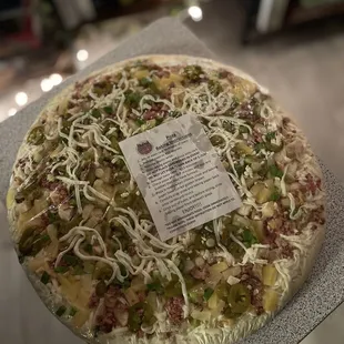 Boss lady combo pizza (giant, 16"), packaged